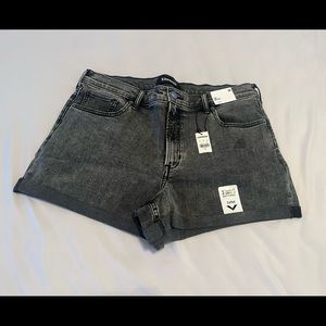 Mid Rise Black Convertible Hem Denim Short
